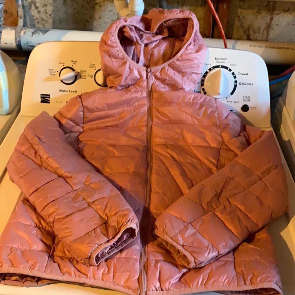 Ambiance light weight puffer